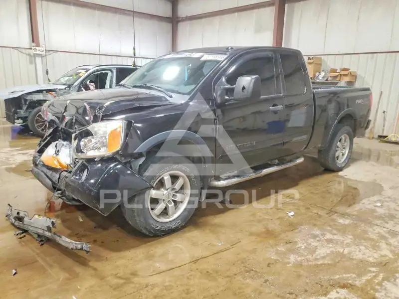 2011 Nissan TITAN фото