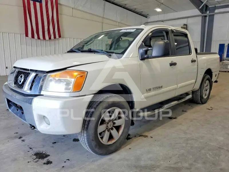 2011 Nissan TITAN фото