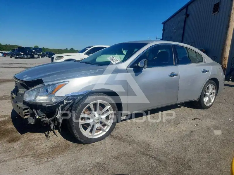 2011 Nissan MAXIMA photo