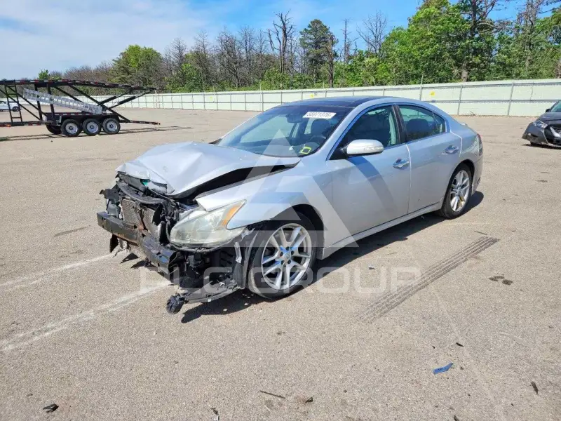 2011 Nissan MAXIMA photo