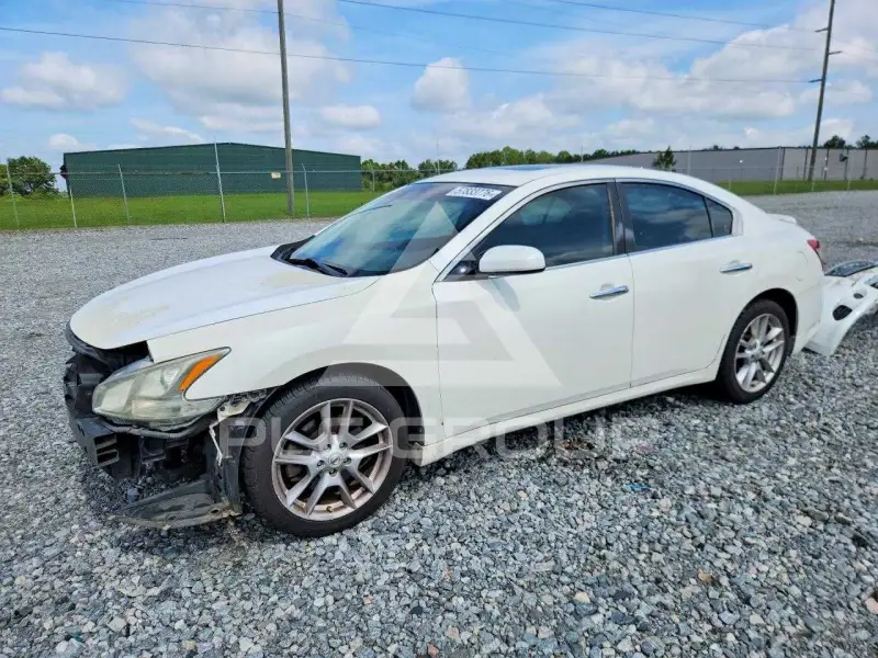 2011 Nissan MAXIMA photo