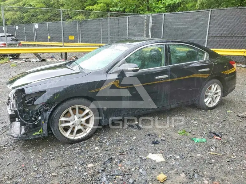 2011 Nissan MAXIMA photo