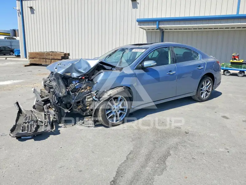 2011 Nissan MAXIMA photo