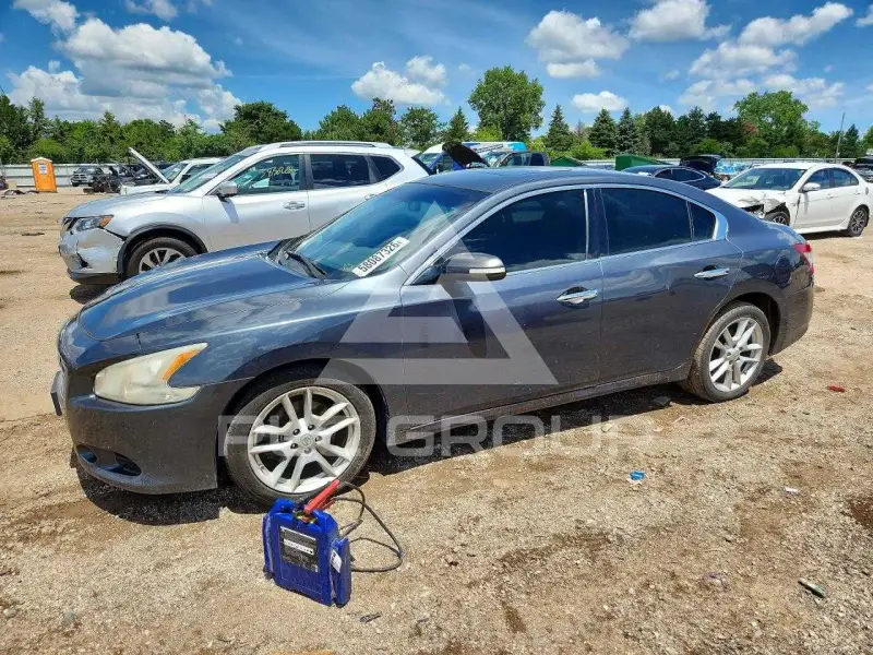 2011 Nissan MAXIMA photo