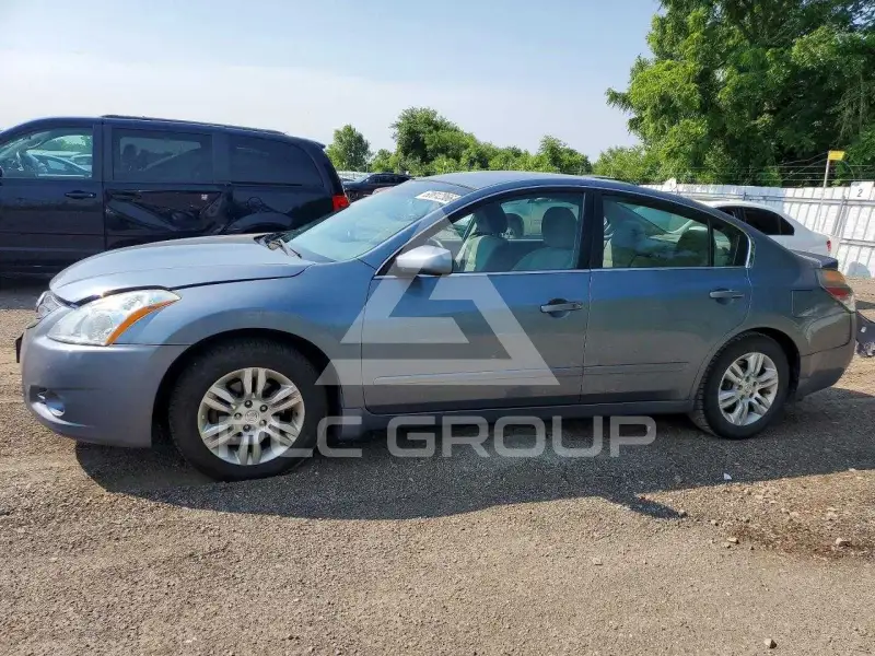 2011 Nissan ALTIMA фото
