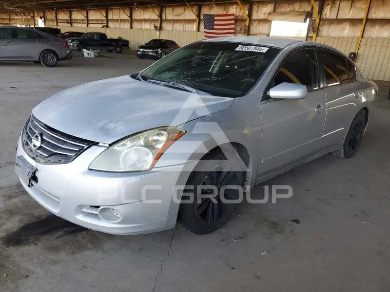 2011 Nissan ALTIMA фото
