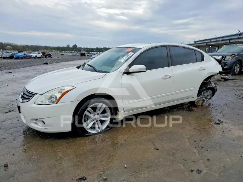 2011 Nissan ALTIMA фото