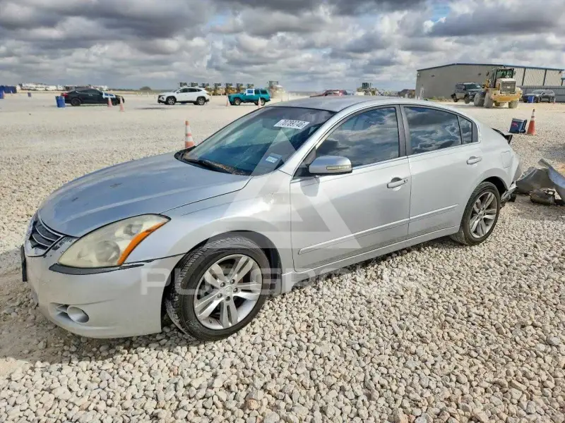 2011 Nissan ALTIMA photo