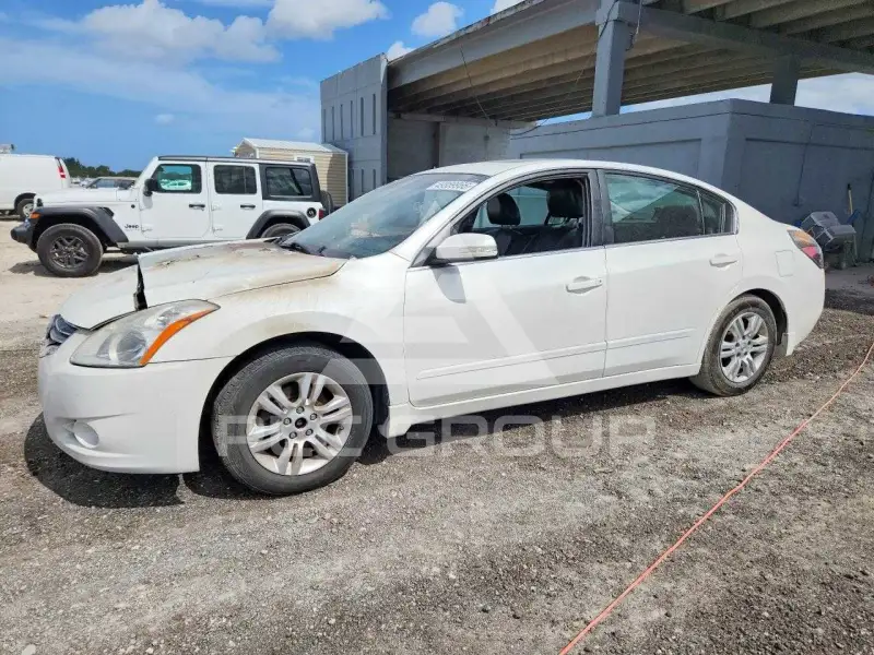 2011 Nissan ALTIMA photo