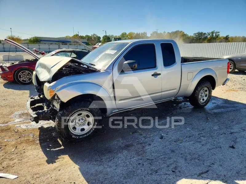 2011 Nissan FRONTIER photo