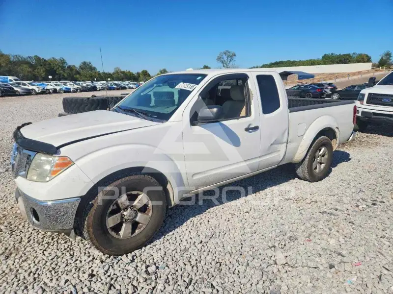 2011 Nissan FRONTIER фото