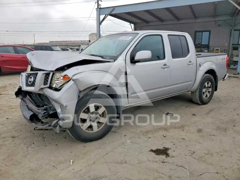 2011 Nissan FRONTIER фото
