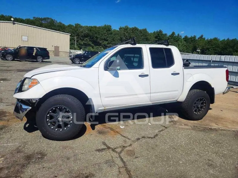 2011 Nissan FRONTIER фото