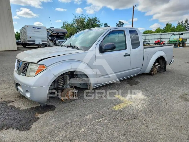 2011 Nissan FRONTIER фото