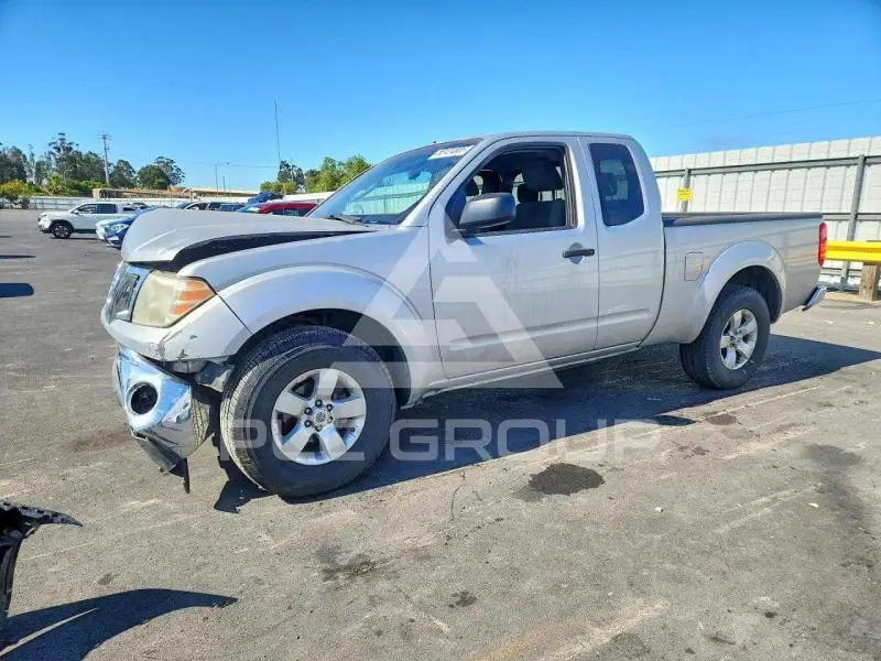 2011 Nissan FRONTIER фото
