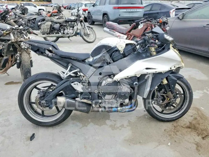 2011 Kawasaki ZX1000 фото