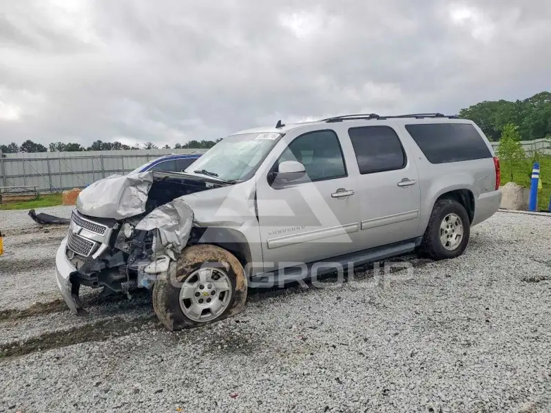 2011 Chevrolet Suburan photo