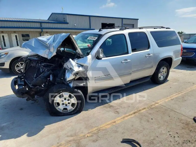 2011 Chevrolet Suburan photo