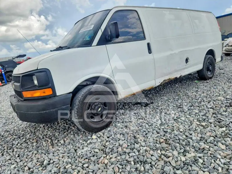 2011 Chevrolet Express photo