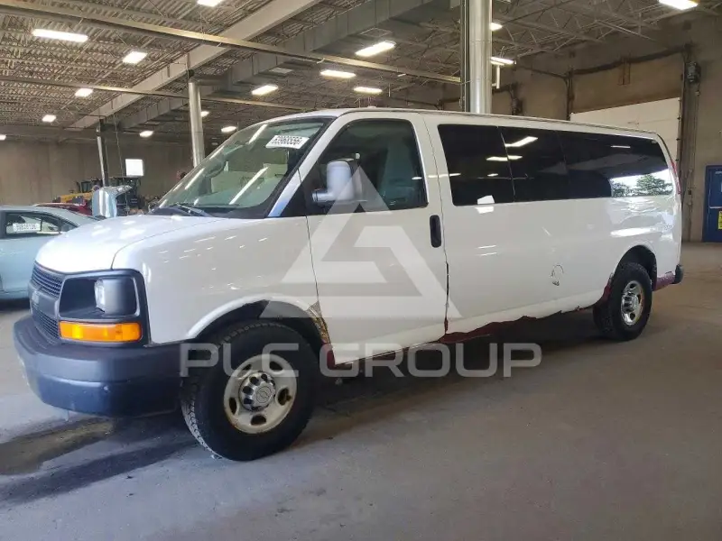 2011 Chevrolet Express photo