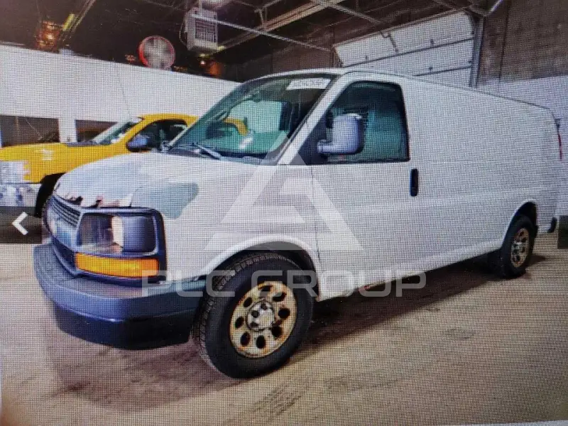 2011 Chevrolet Express photo