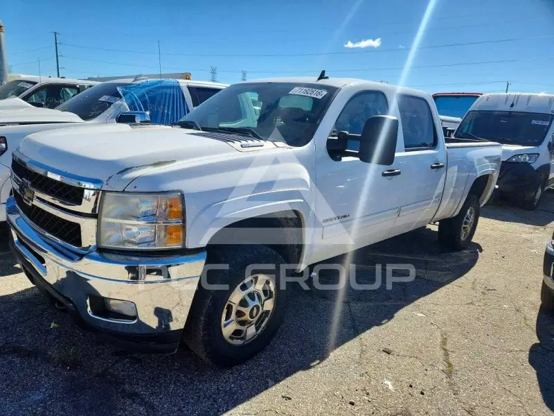 2011 Chevrolet Silverado photo