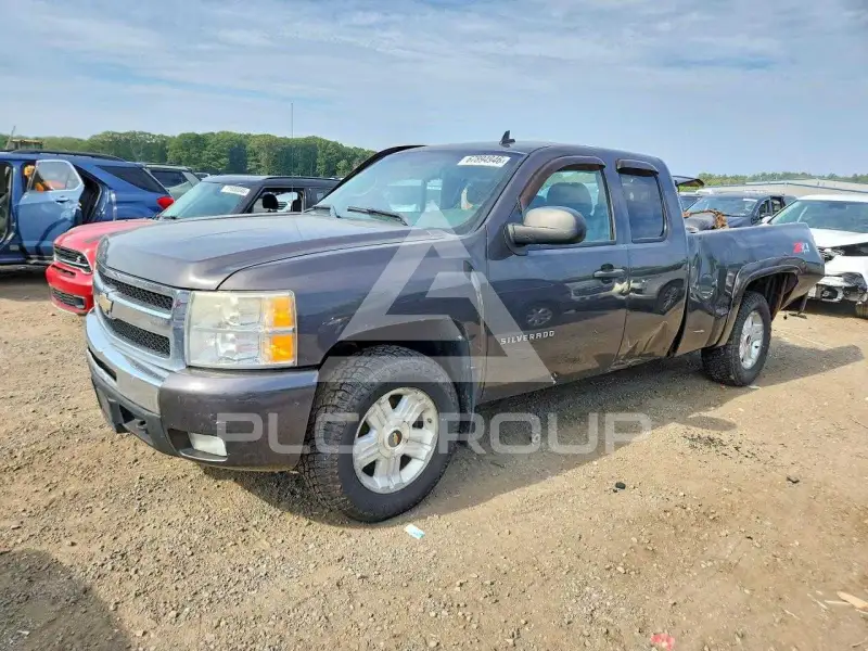 2011 Chevrolet Silverado photo
