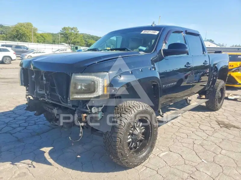 2011 Chevrolet Silverado photo