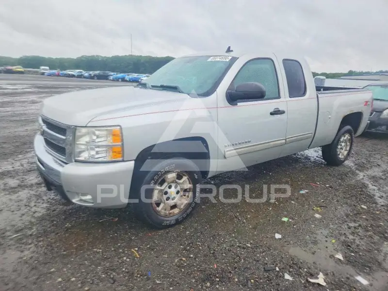 2011 Chevrolet Silverado photo