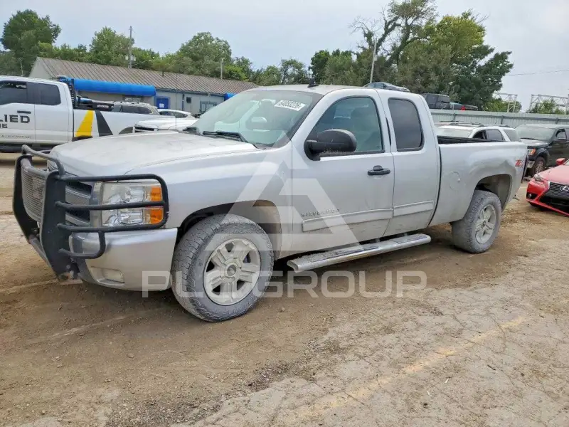 2011 Chevrolet Silverado photo