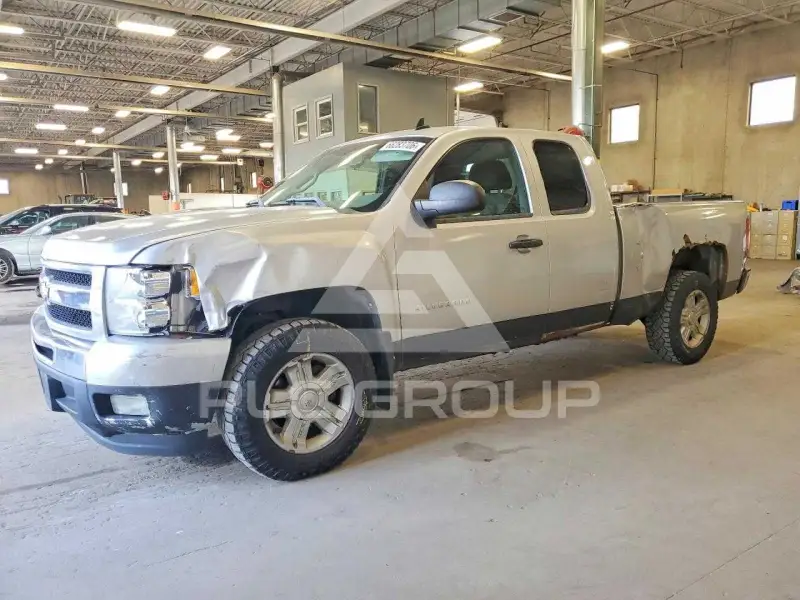 2011 Chevrolet Silverado photo