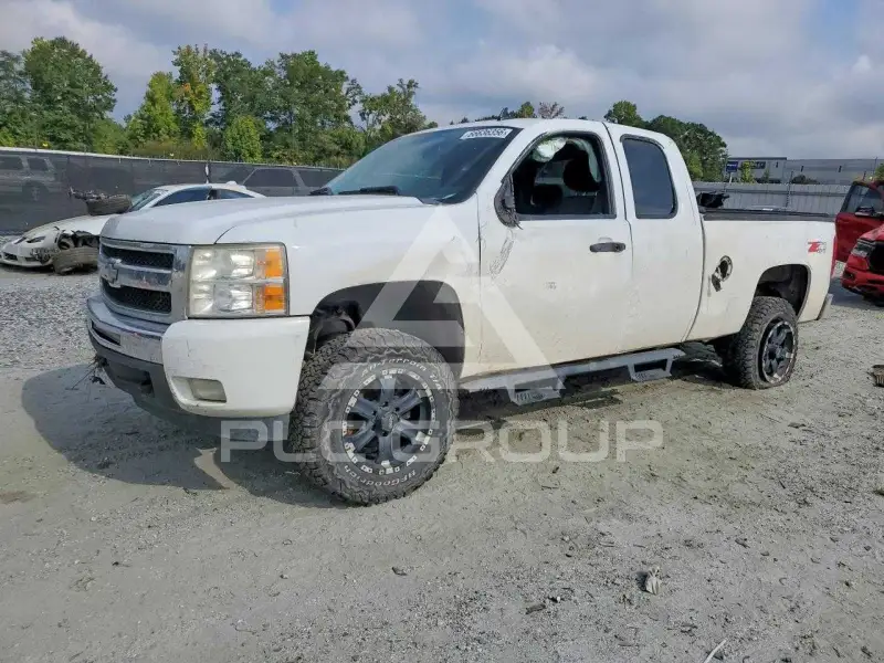 2011 Chevrolet Silverado photo