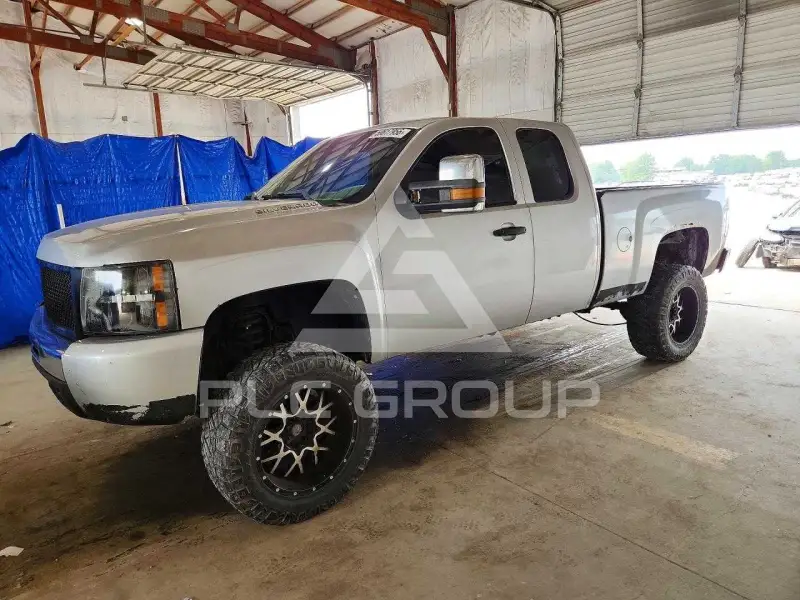 2011 Chevrolet Silverado photo