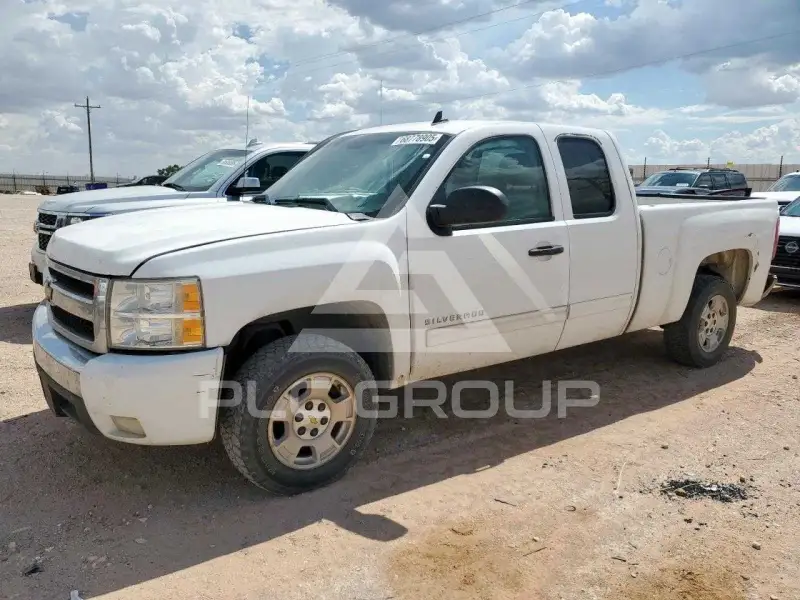 2011 Chevrolet Silverado photo