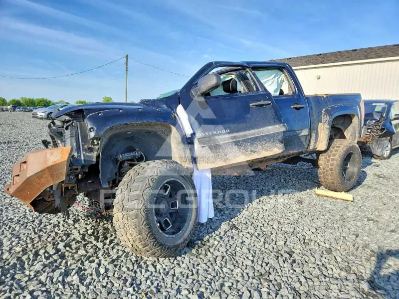 2011 Chevrolet Silverado photo