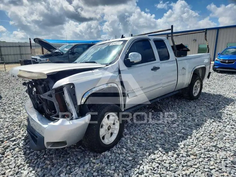 2011 Chevrolet Silverado photo