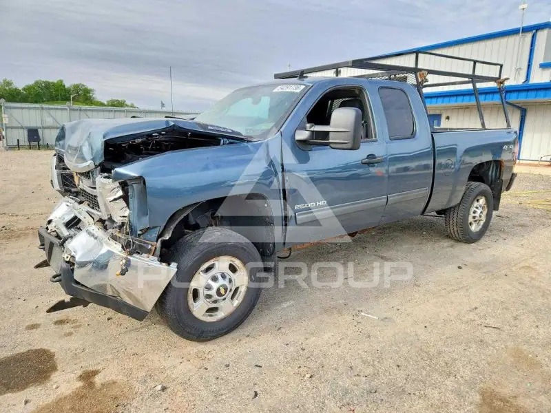 2011 Chevrolet Silverado photo