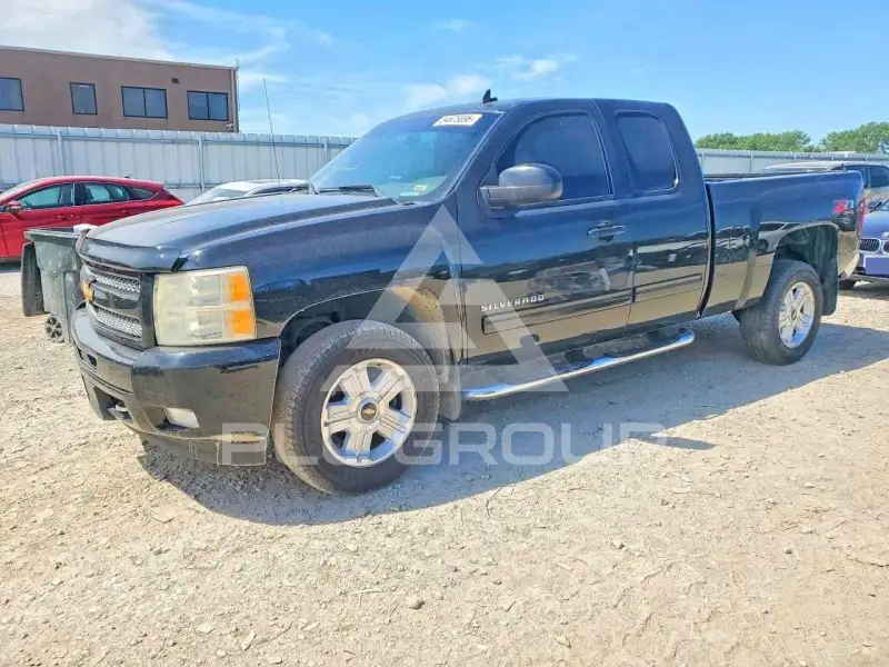 2011 Chevrolet Silverado photo
