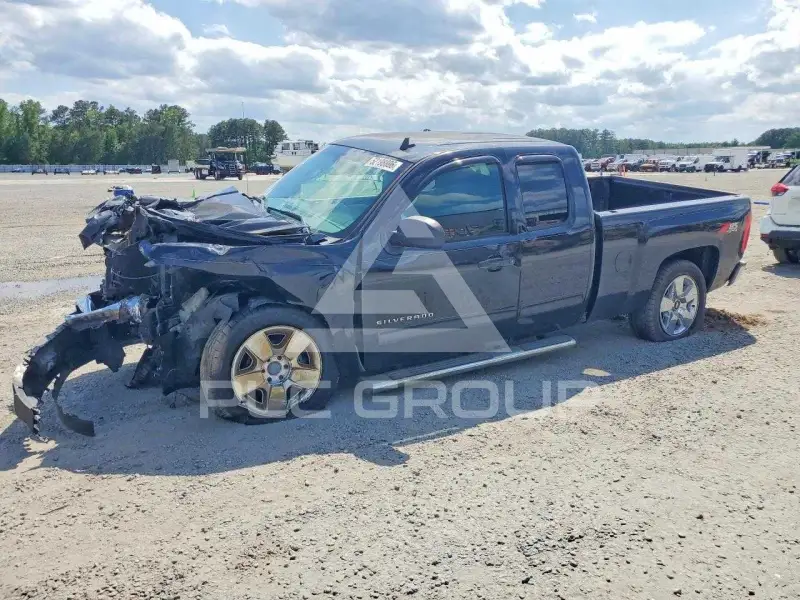 2011 Chevrolet Silverado photo