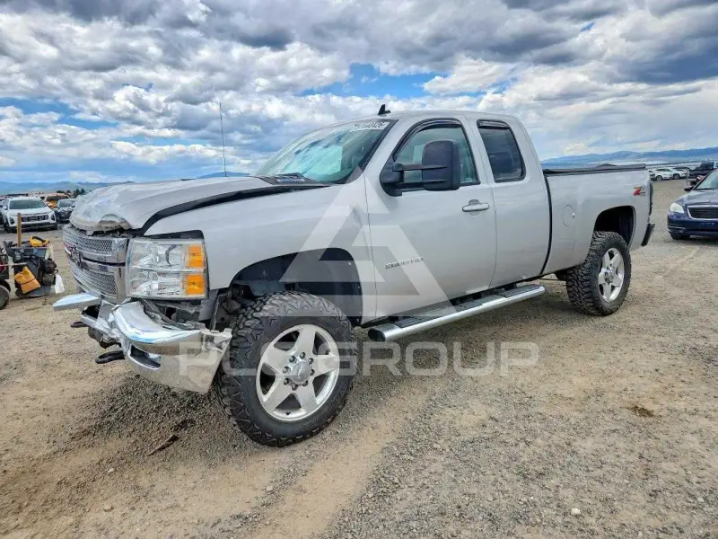 2011 Chevrolet Silverado photo