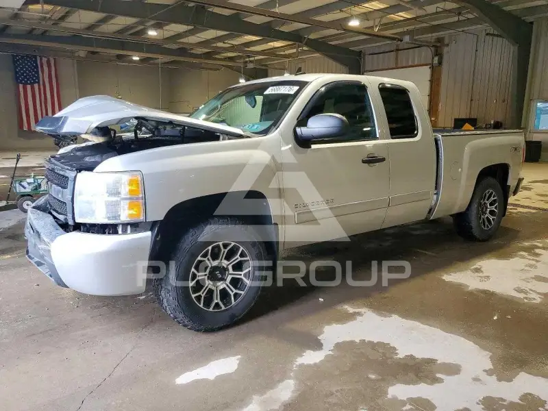 2011 Chevrolet Silverado photo