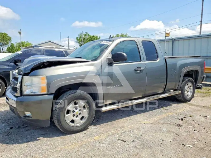 2011 Chevrolet Silverado photo