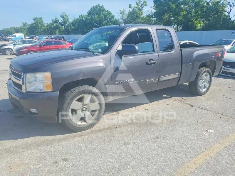 2011 Chevrolet Silverado photo