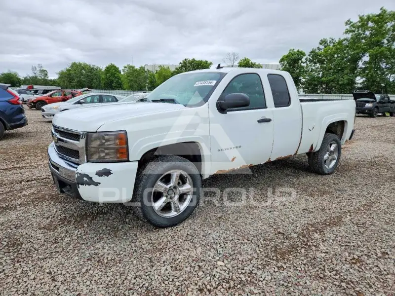 2011 Chevrolet Silverado photo