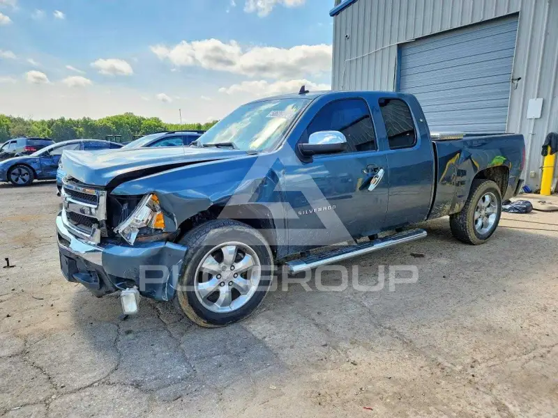 2011 Chevrolet Silverado photo