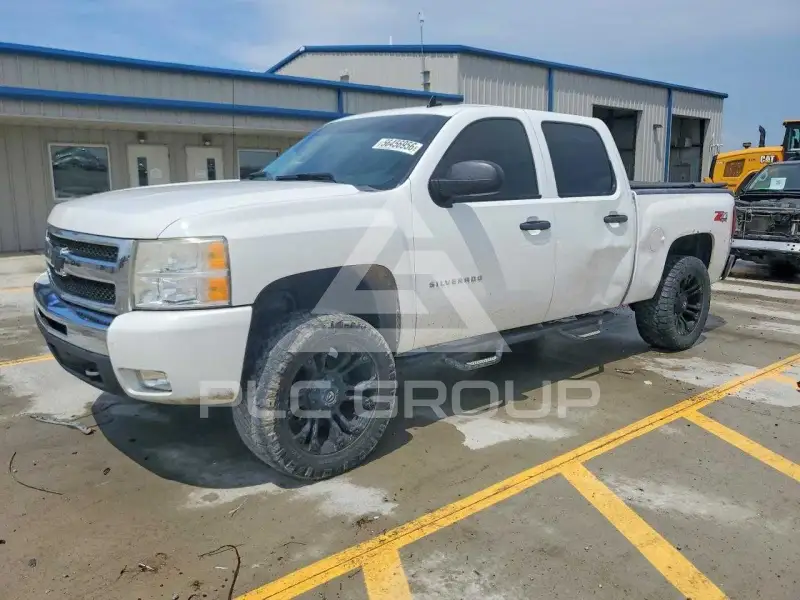 2011 Chevrolet Silverado photo