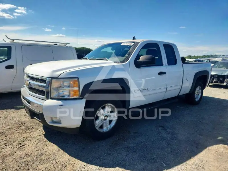 2011 Chevrolet Silverado photo