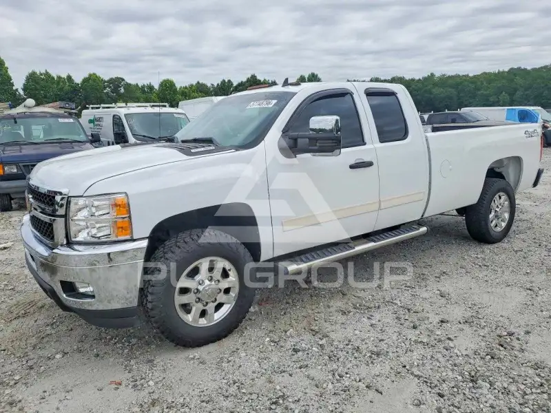 2011 Chevrolet Silverado photo