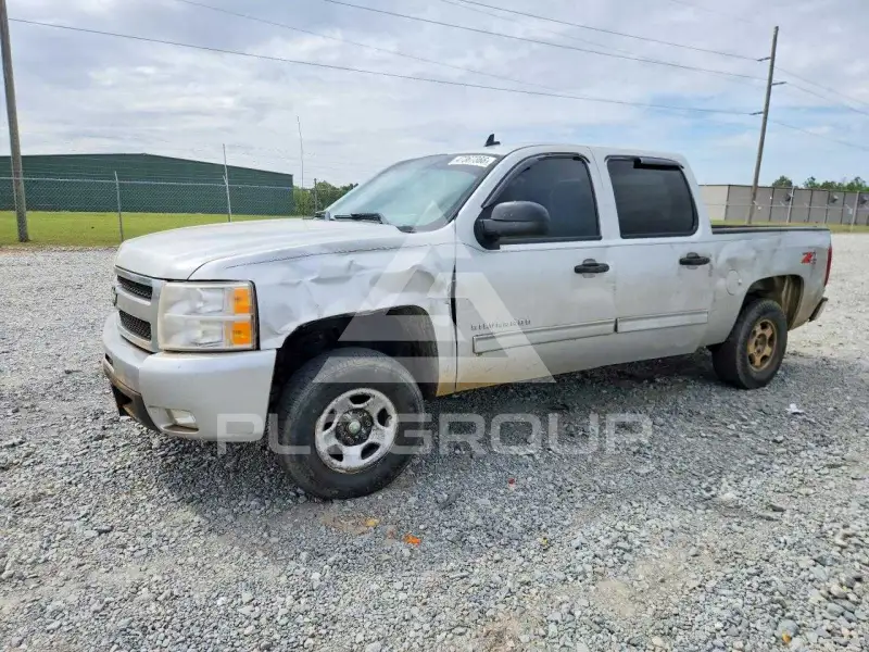 2011 Chevrolet Silverado photo