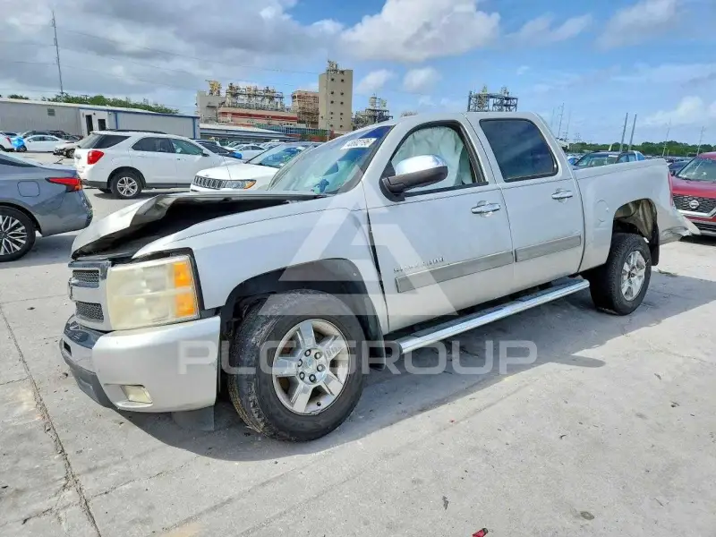 2011 Chevrolet Silverado photo